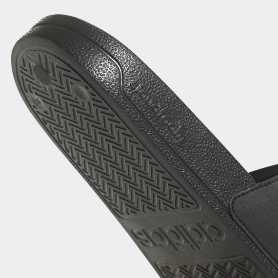 Adidas fekete papucs nagyméretben