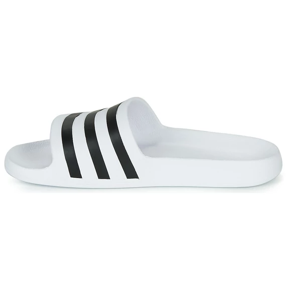 Adidas fehér papucs zuhanyozáshoz nagyméretben