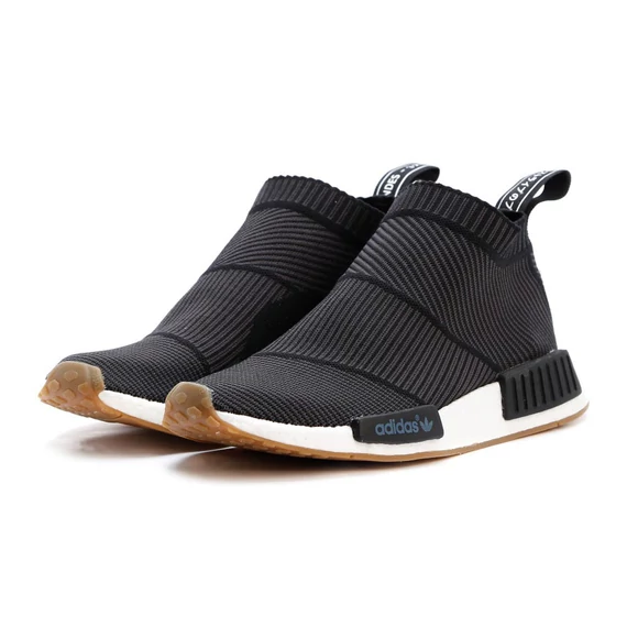 Adidas fekete cipő