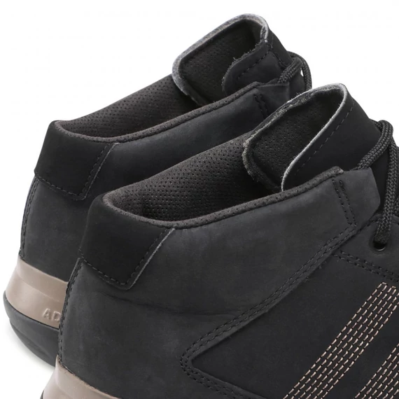 Adidas fekete magasszárú férfi cipő nagyméretben