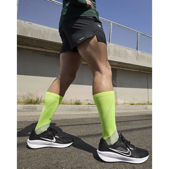 Nike Downshifter 13 férfi fekete-fehér cipő nagyméretben