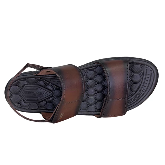 Pegada tépőzáras barna szandál nagyméretben