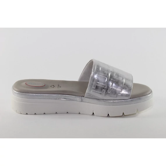 Tamaris Comfort Fit ezüst bőr női papucs nagyméretben