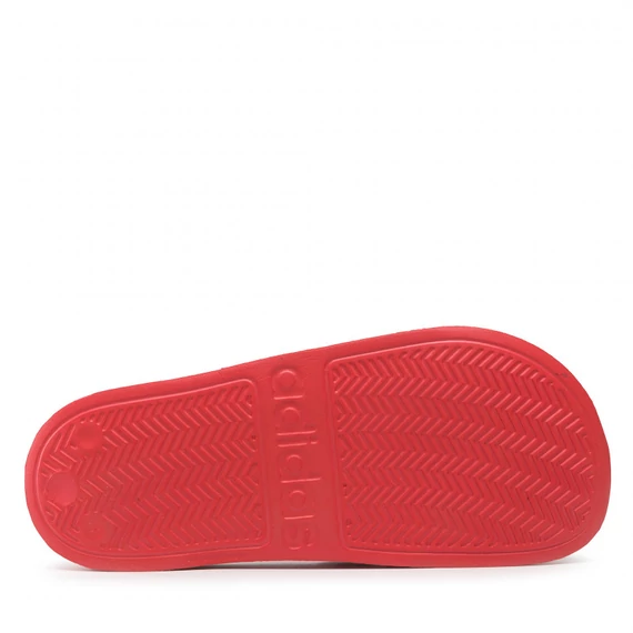 Adidas piros papucs ideális zuhanyozáshoz