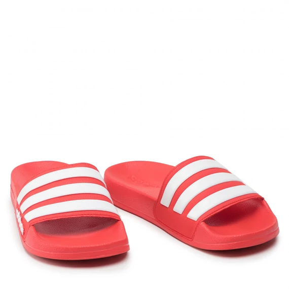 Adidas piros papucs ideális zuhanyozáshoz